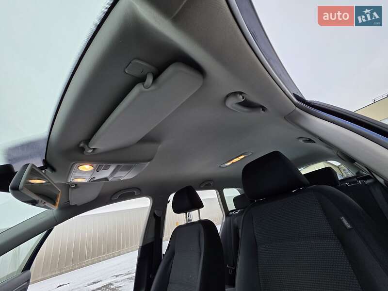 Универсал Volkswagen Golf 2010 в Луцке