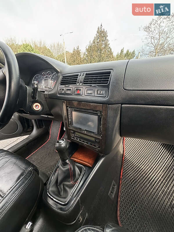 Хэтчбек Volkswagen Golf 1999 в Одессе