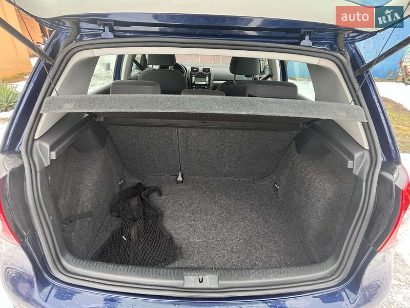 Хэтчбек Volkswagen Golf 2007 в Умани