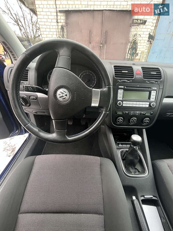 Хэтчбек Volkswagen Golf 2007 в Умани