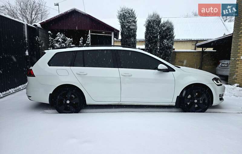 Універсал Volkswagen Golf 2015 в Дніпрі