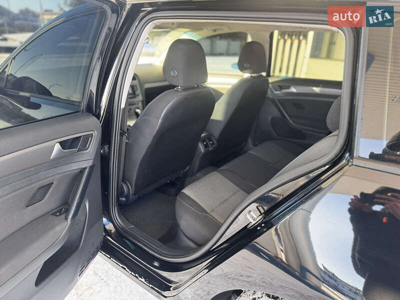 Универсал Volkswagen Golf 2014 в Хмельницком