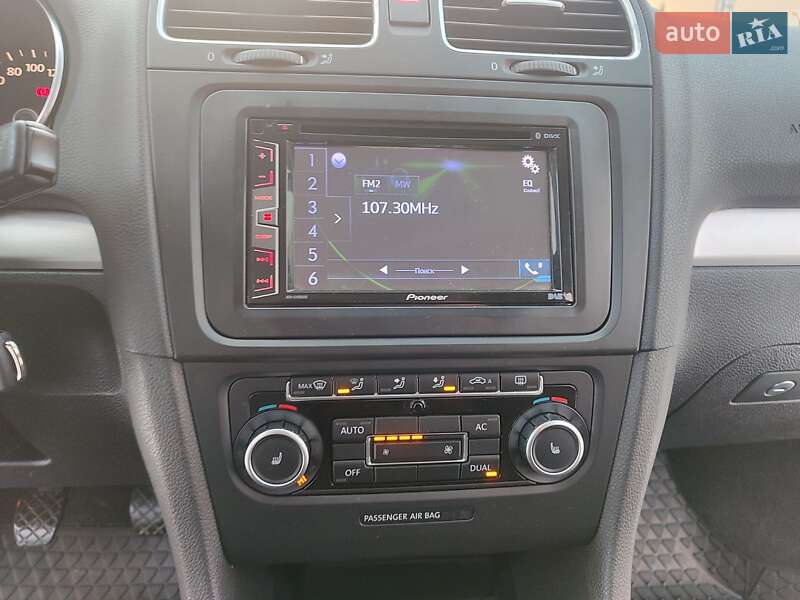 Хетчбек Volkswagen Golf 2010 в Івано-Франківську