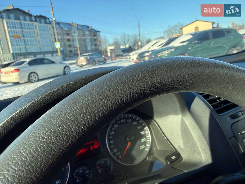 Хетчбек Volkswagen Golf 2005 в Коломиї