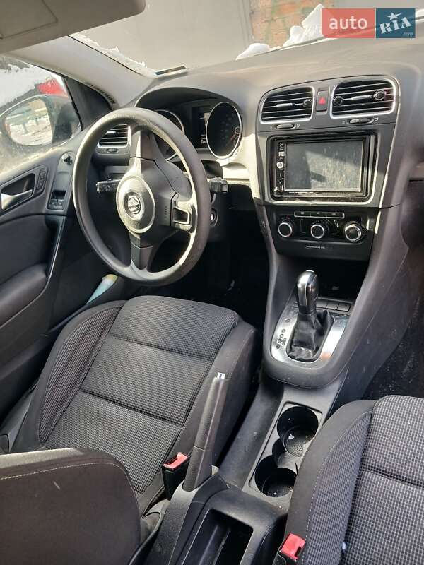 Хетчбек Volkswagen Golf 2012 в Ватутіному