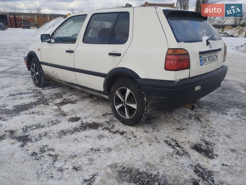 Хетчбек Volkswagen Golf 1992 в Березному