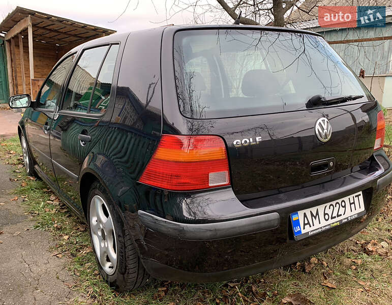 Хэтчбек Volkswagen Golf 2001 в Житомире