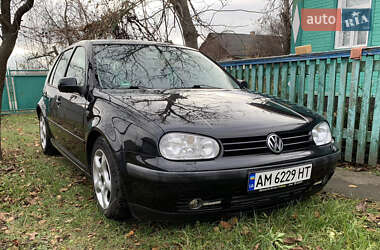 Хэтчбек Volkswagen Golf 2001 в Житомире