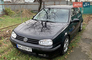 Хэтчбек Volkswagen Golf 2001 в Житомире