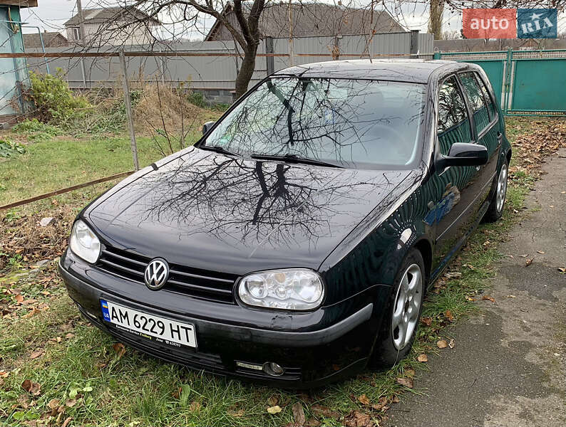 Хэтчбек Volkswagen Golf 2001 в Житомире