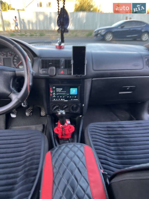 Універсал Volkswagen Golf 1999 в Одесі