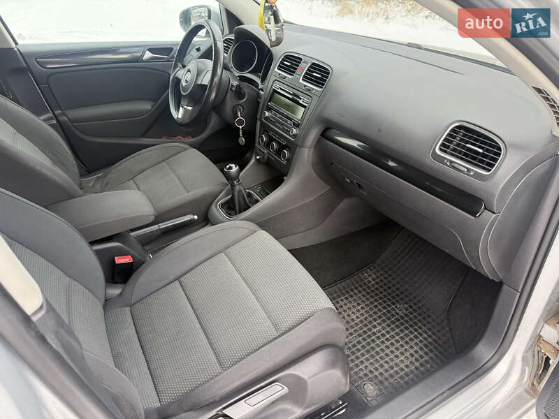 Хетчбек Volkswagen Golf 2010 в Вінниці