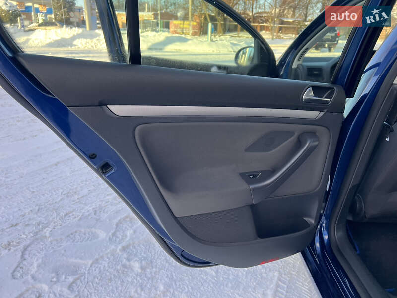 Хетчбек Volkswagen Golf 2007 в Лубнах