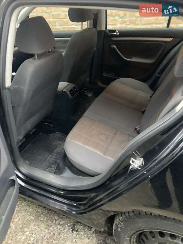 Хетчбек Volkswagen Golf 2006 в Тальному