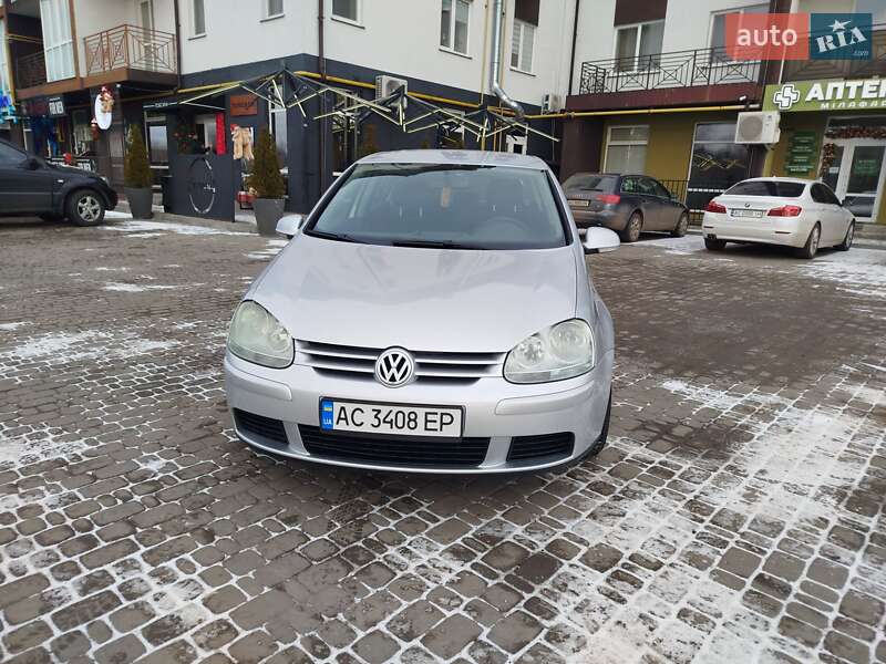 Хетчбек Volkswagen Golf 2005 в Ковелі