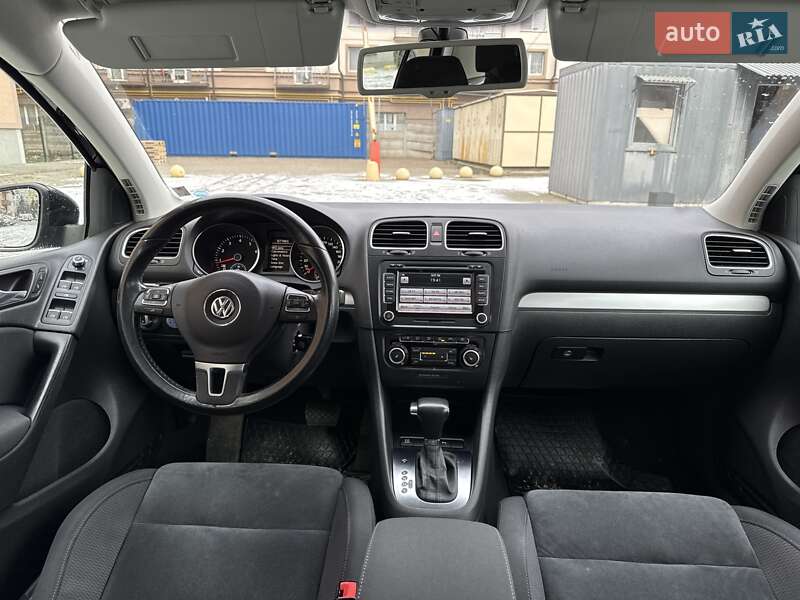 Хетчбек Volkswagen Golf 2010 в Ужгороді