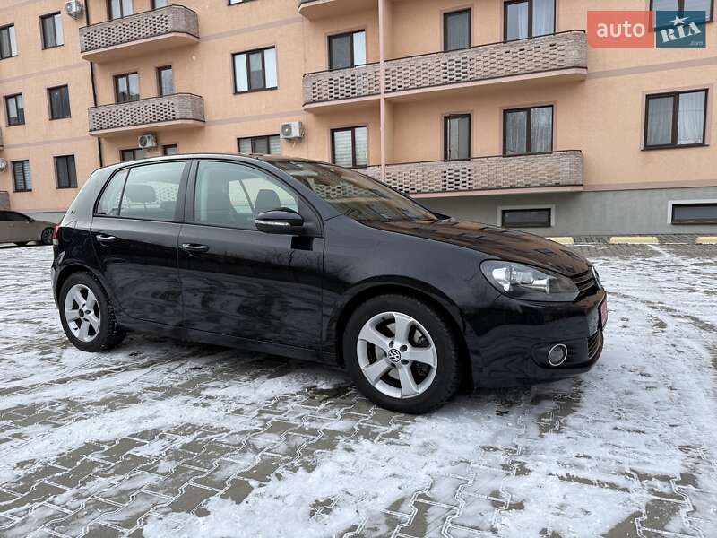 Хетчбек Volkswagen Golf 2010 в Ужгороді
