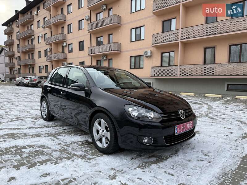 Хетчбек Volkswagen Golf 2010 в Ужгороді