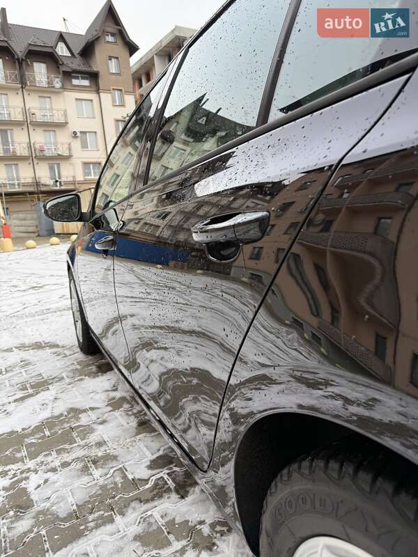 Хетчбек Volkswagen Golf 2010 в Ужгороді