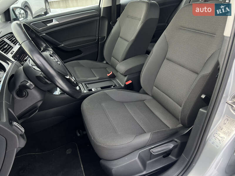 Универсал Volkswagen Golf 2019 в Луцке