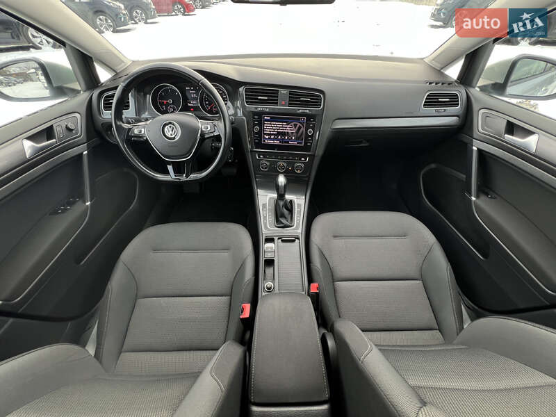 Универсал Volkswagen Golf 2019 в Луцке