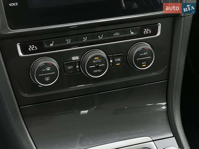 Универсал Volkswagen Golf 2019 в Луцке