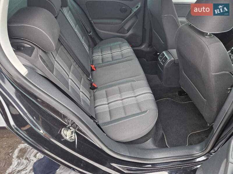 Хэтчбек Volkswagen Golf 2012 в Мукачево