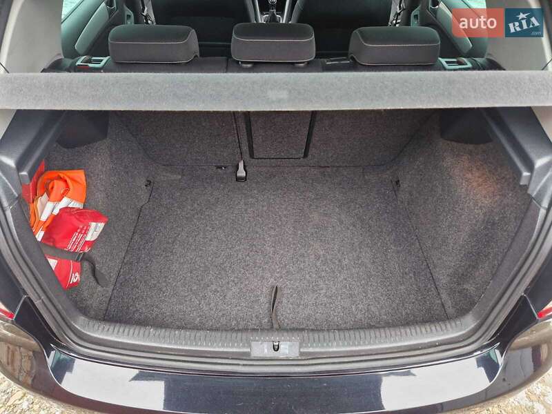 Хэтчбек Volkswagen Golf 2012 в Мукачево