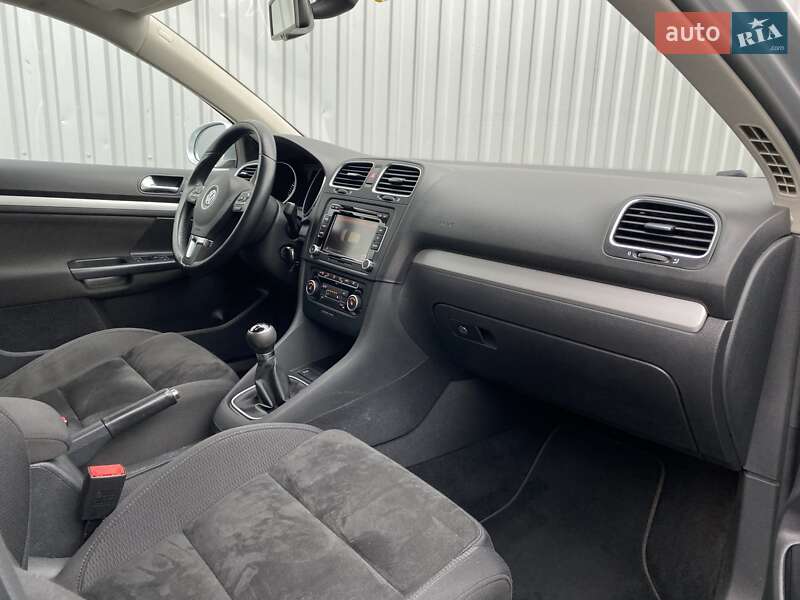 Універсал Volkswagen Golf 2013 в Мукачевому