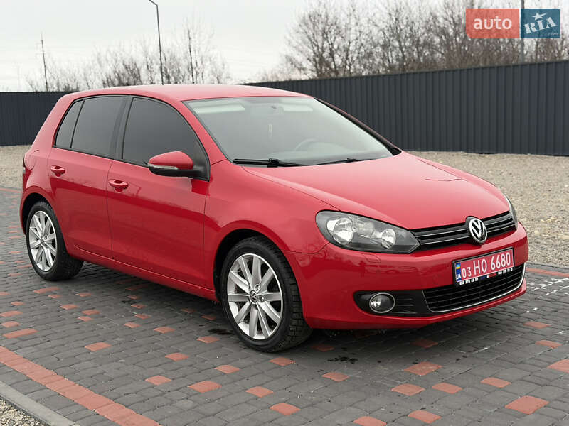 Хэтчбек Volkswagen Golf 2010 в Берегово