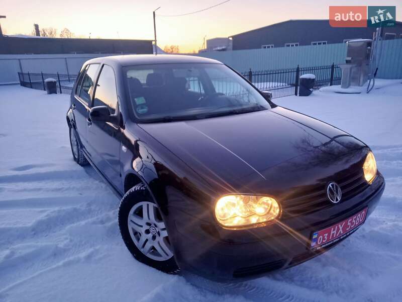 Хетчбек Volkswagen Golf 2003 в Тернополі