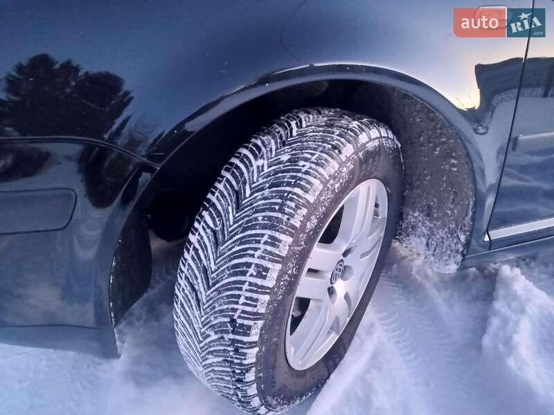 Хетчбек Volkswagen Golf 2003 в Тернополі