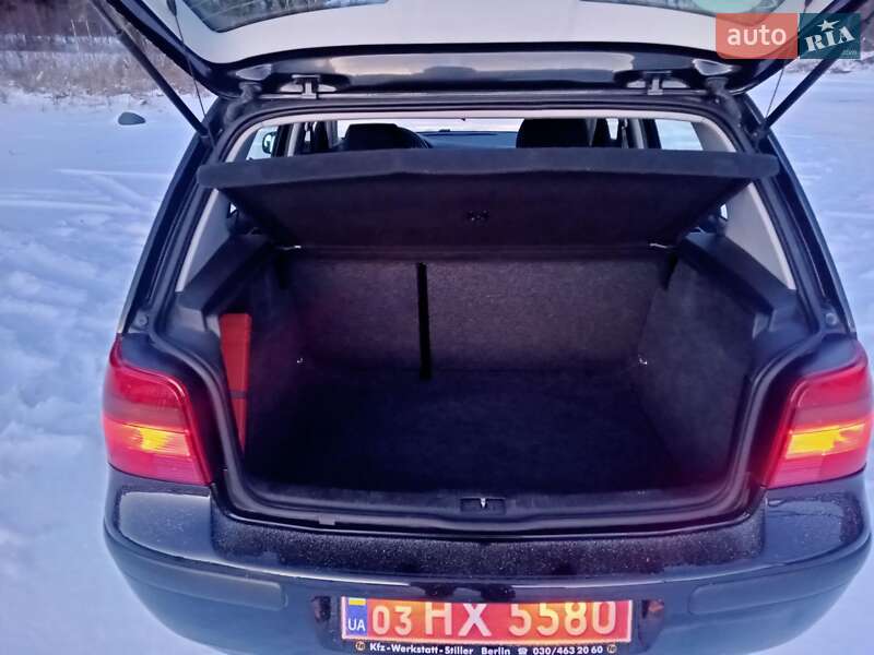 Хетчбек Volkswagen Golf 2003 в Тернополі