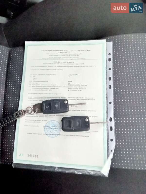 Хетчбек Volkswagen Golf 2003 в Тернополі