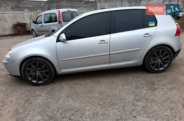 Хэтчбек Volkswagen Golf 2005 в Каменец-Подольском