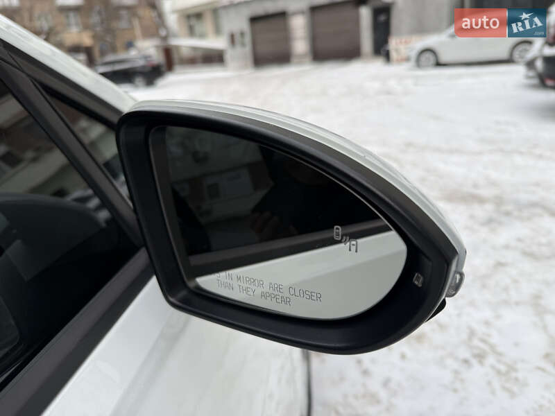 Хетчбек Volkswagen Golf 2018 в Києві