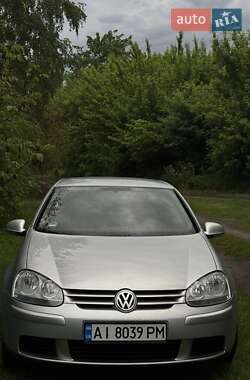 Хэтчбек Volkswagen Golf 2005 в Вышгороде