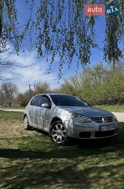 Хэтчбек Volkswagen Golf 2005 в Вышгороде