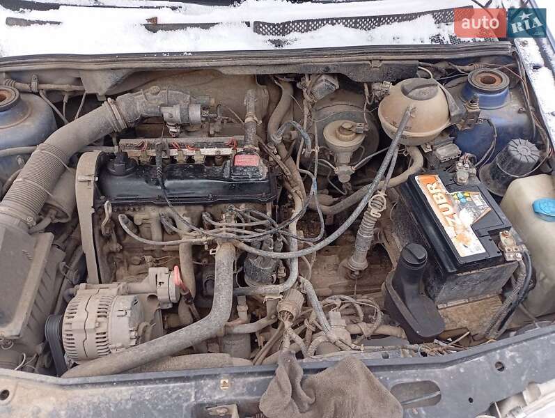 Хетчбек Volkswagen Golf 1996 в Горохові