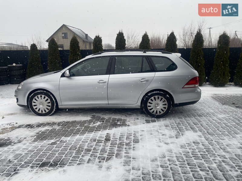 Універсал Volkswagen Golf 2009 в Любомлі