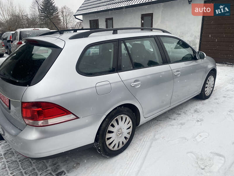 Універсал Volkswagen Golf 2009 в Любомлі