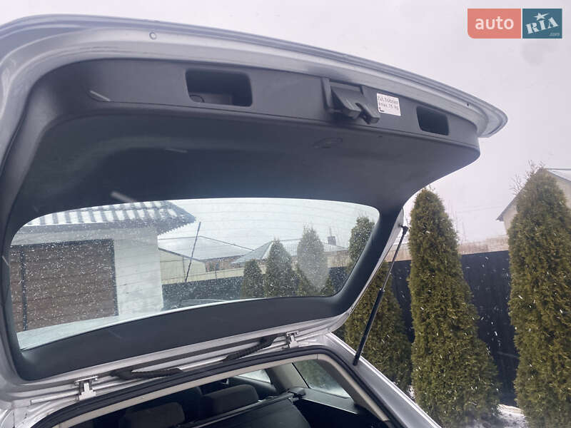 Універсал Volkswagen Golf 2009 в Любомлі