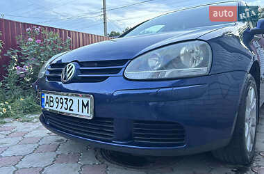 Хэтчбек Volkswagen Golf 2004 в Гайсине