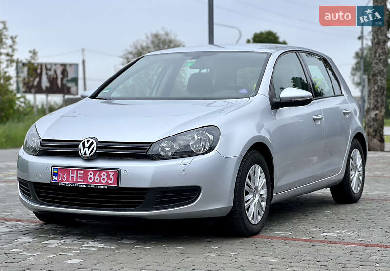 Хэтчбек Volkswagen Golf 2009 в Староконстантинове