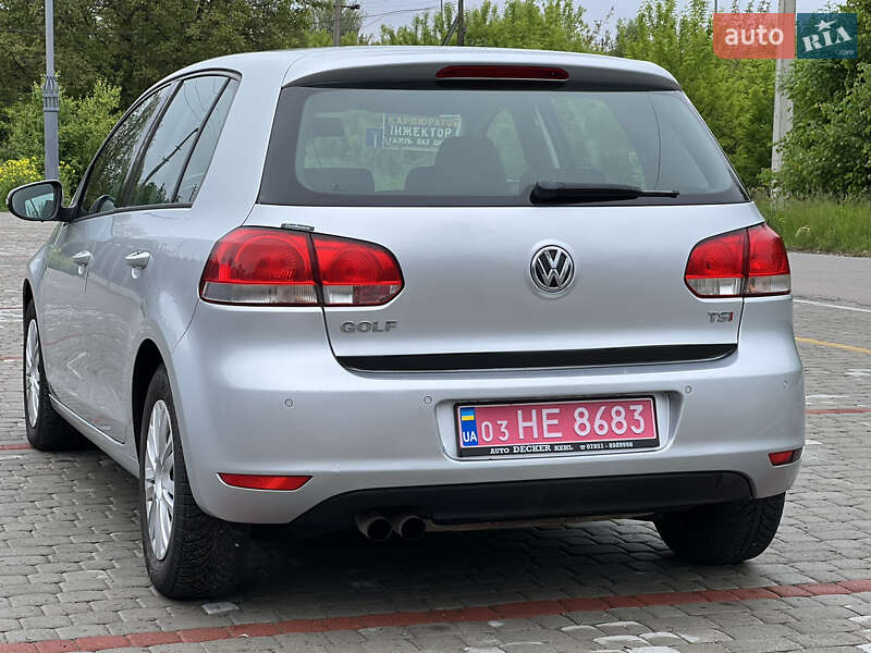 Хэтчбек Volkswagen Golf 2009 в Староконстантинове