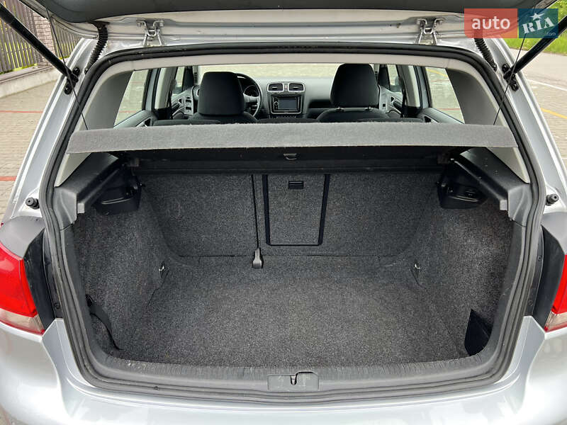 Хэтчбек Volkswagen Golf 2009 в Староконстантинове