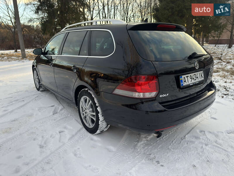 Универсал Volkswagen Golf 2012 в Калуше