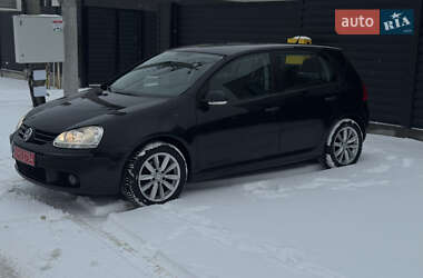 Хетчбек Volkswagen Golf 2006 в Києві