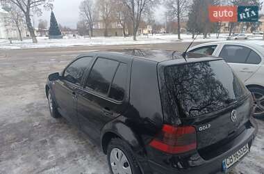 Хэтчбек Volkswagen Golf 2001 в Репках