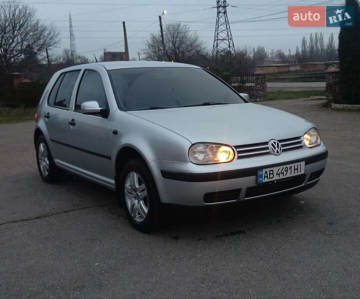 Volkswagen Golf 2002